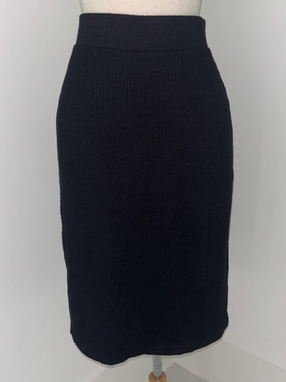Time and Tru Black Knit Pencil Skirt size medium #228